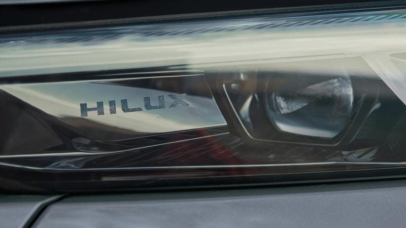 Toyota Hilux  - 5